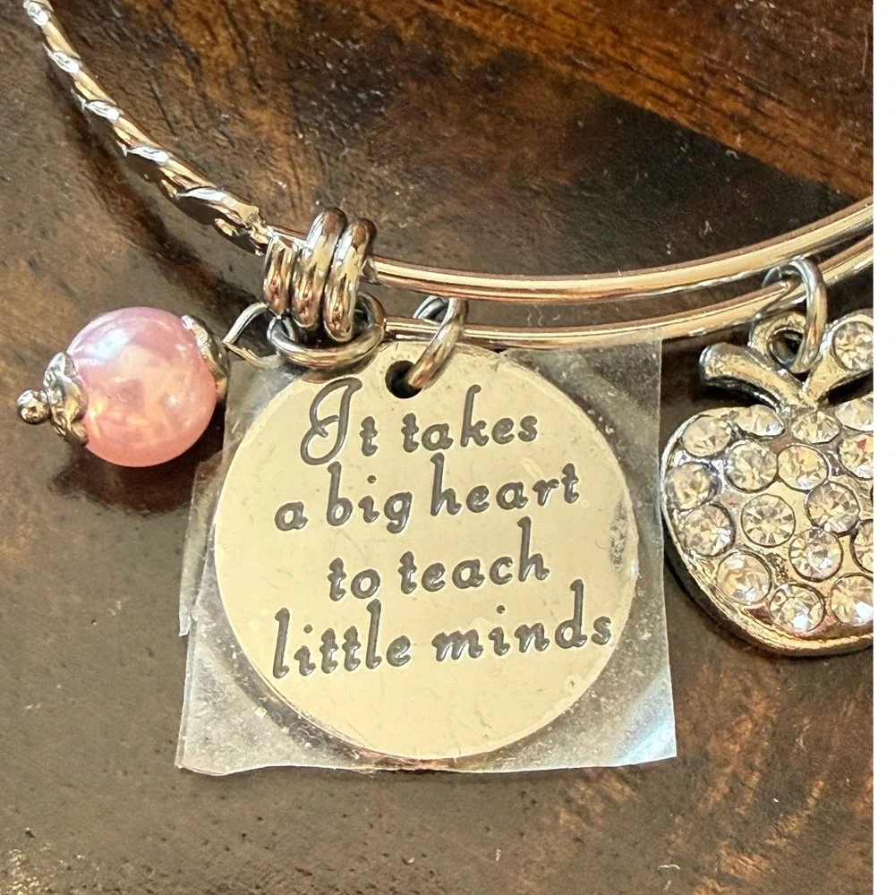 Teacher Appreciation Silver Bangle Bracelet Big Heart Teach Little Minds‎ Apple